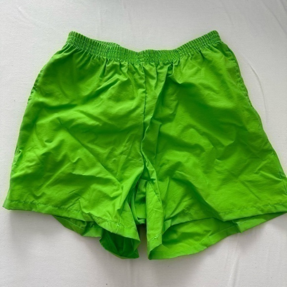 Urban Outfitters Renewal Neon Green Lightweight Shorts XS
Condition 9/10 no flaw